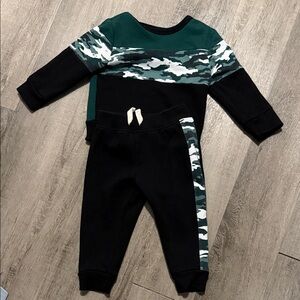 Green Camo Accented Kids Sweatpants